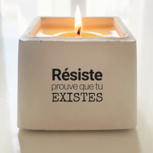 RESISTE!